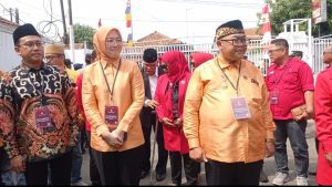 Pasangan Anne Ratna Mustika dan Budi Hermawan Daftar Pertama ke KPU Purwkarta