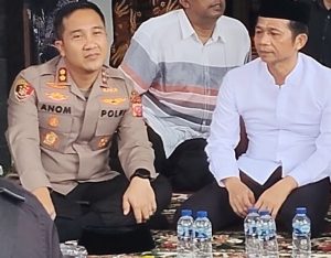 Kapolres Purwakarta Sampaikan Belasungkawa ke Rumah Duka Bupati Purwakarta