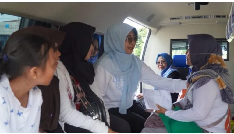 Bupati Pandeglang Dewi Setiani Ajak Warga Ikuti Pengobatan Gratis dan Skrining TBC di Lokasi Car Free Day
