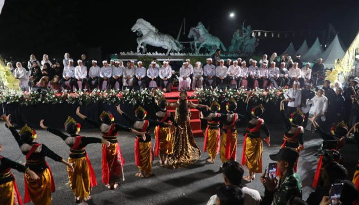 Iringan Kebanggaan: Purwakarta Teguhkan Ajeg Budaya di Malam Festival Budaya